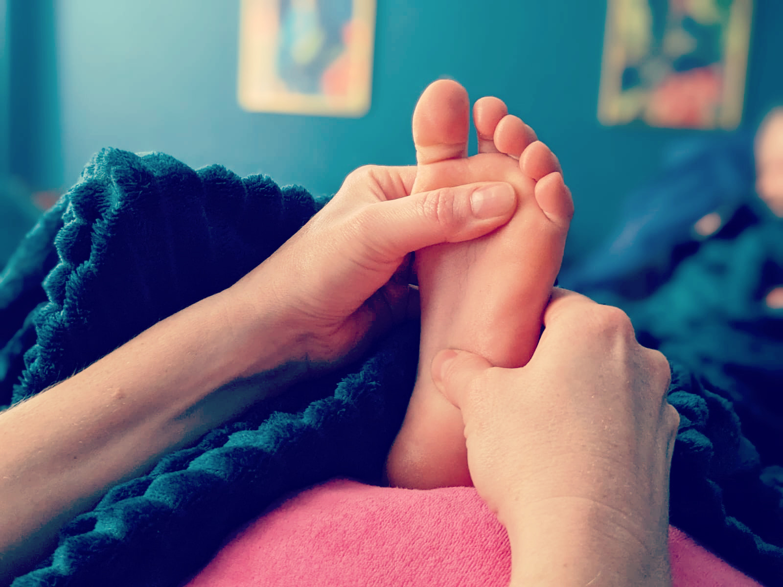 Example of foot reflexology treatment